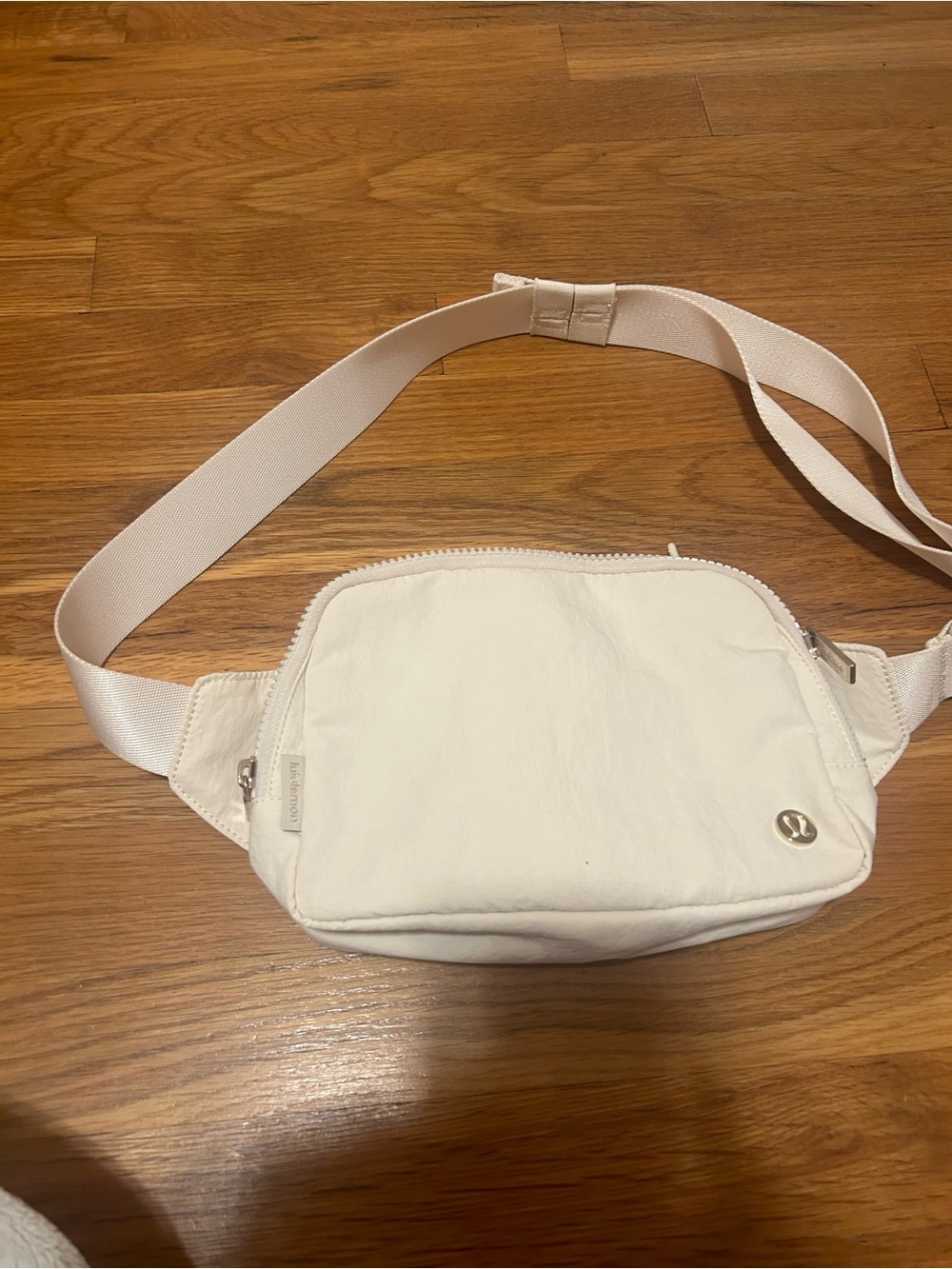 lululemon athletica crossbody Belt Bag with Adjustable Sleeve Strap- brand new